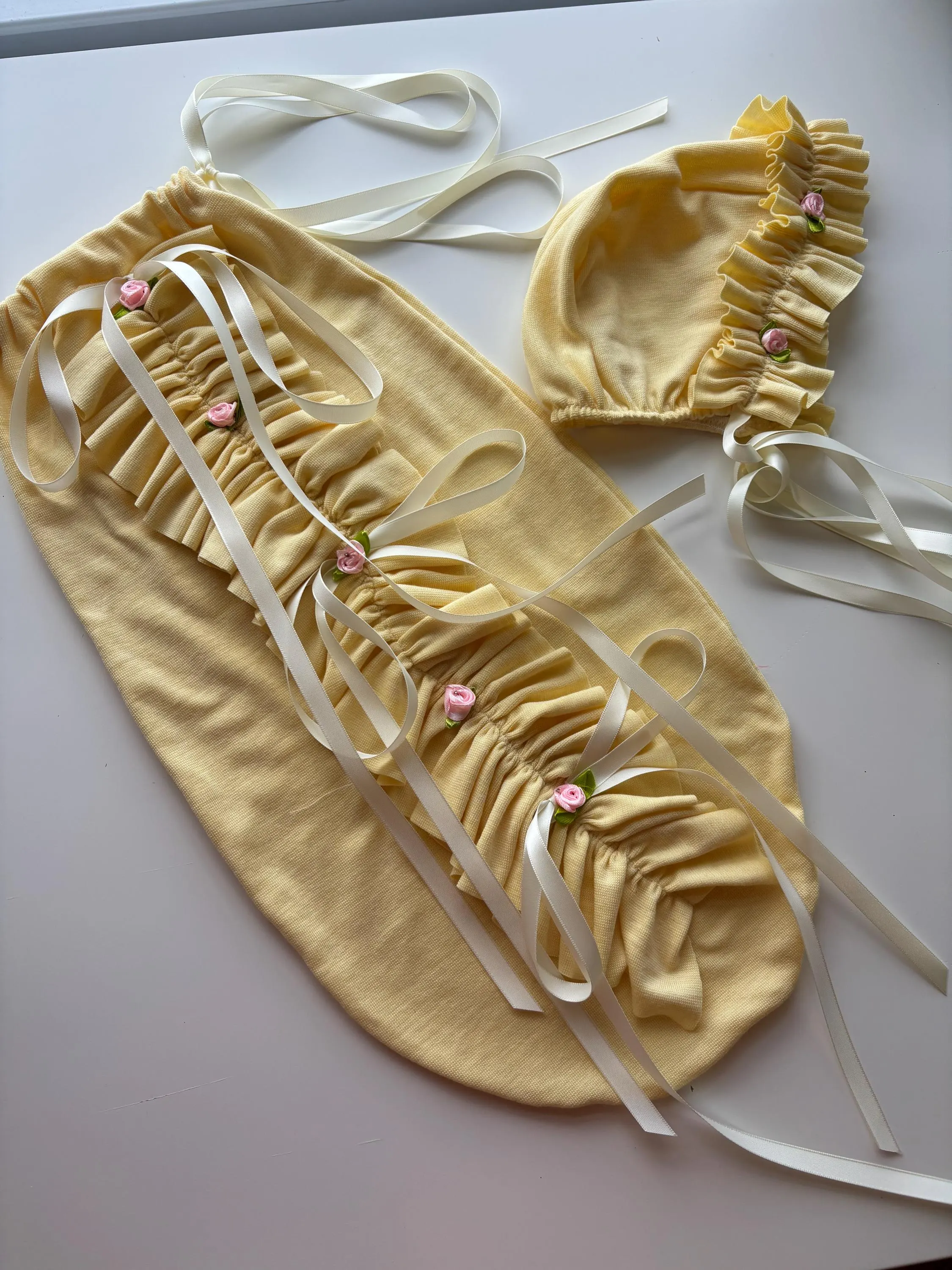 Rose garden infant cocoon & Bonnet set