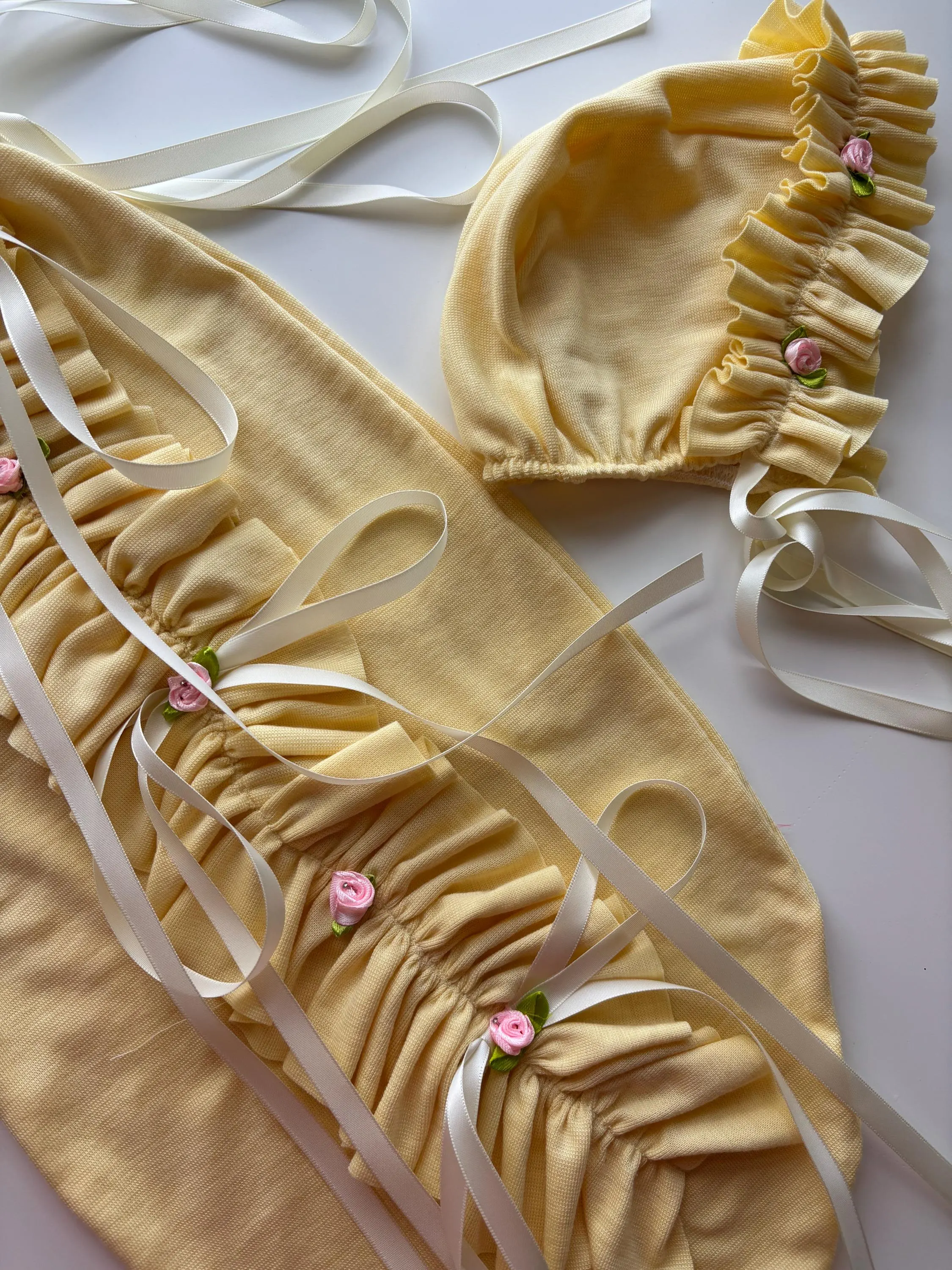 Rose garden infant cocoon & Bonnet set