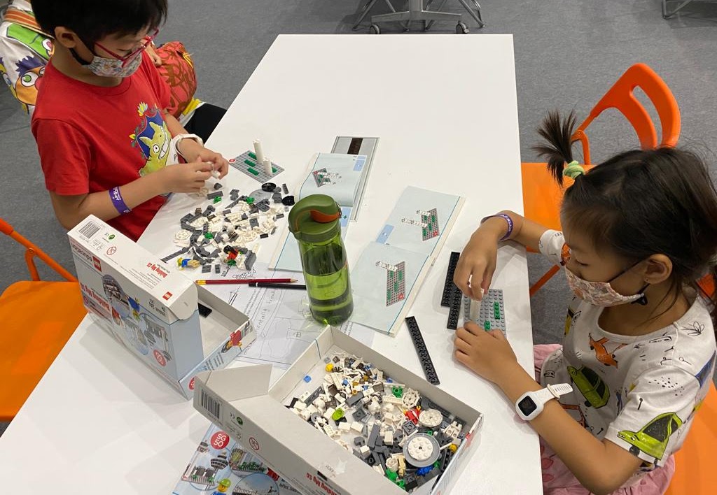 JR ROBOTICS INTERMEDIATE (7-9 YRS)