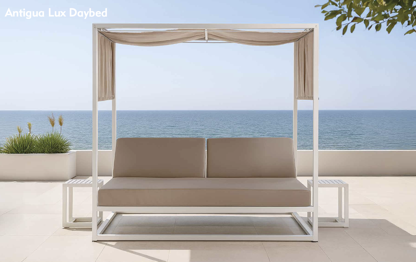 Antigua Lux Daybed
