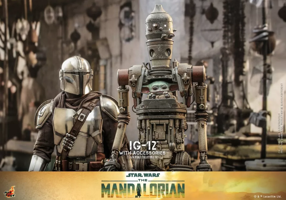 Hot Toys TMS105 Star Wars The Mandalorian IG-12 w/ Accessories Figure