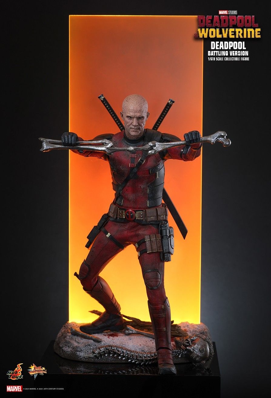 In Stock! Hot Toys MMS782 Deadpool & Wolverine Deadpool (Battling Version) 1/6 scale Collectible Figure