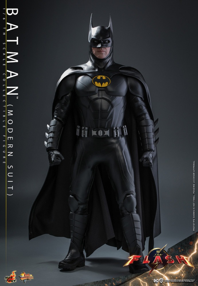 HOT TOYS MMS712 - The Flash - 1/6 Batman (Modern Suit) Collectible Figure