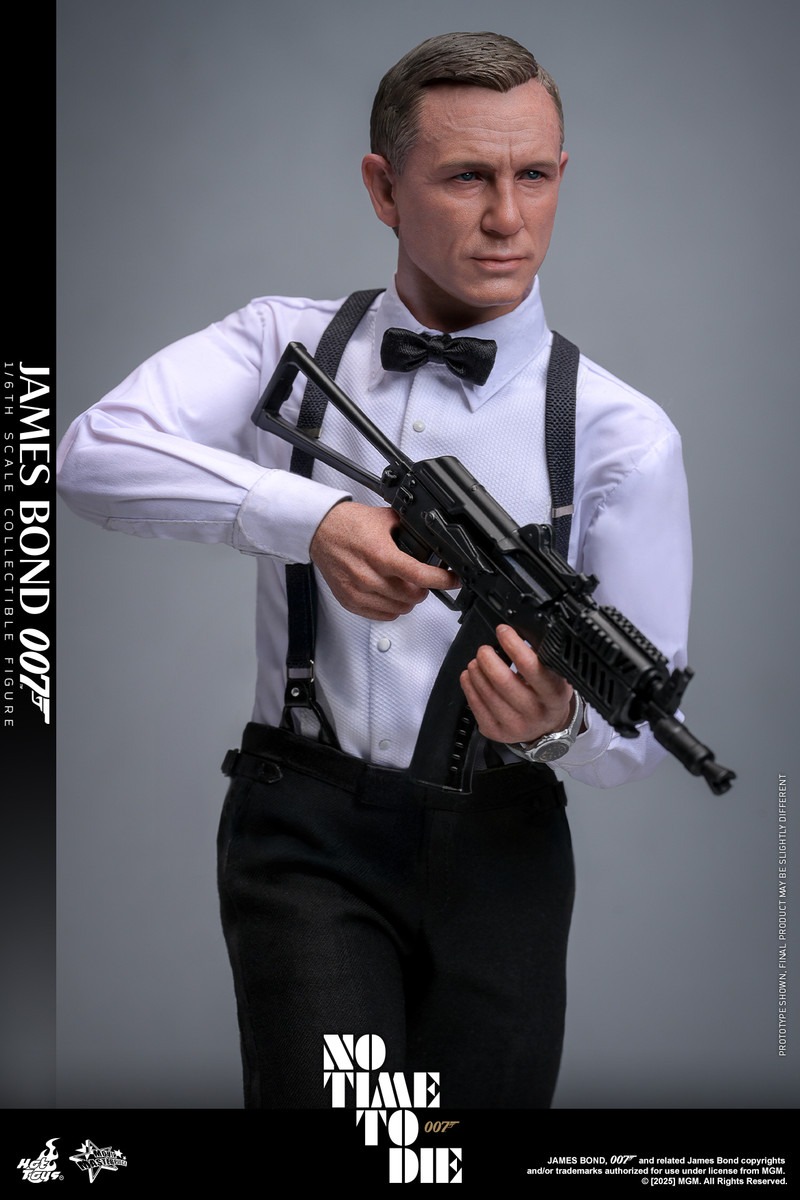 In stock! Hot Toys MMS803 James Bond No Time To Die 1/6th scale Collectible Figure