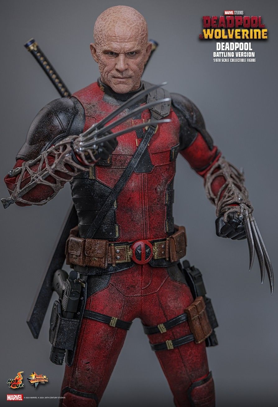 In Stock! Hot Toys MMS782 Deadpool & Wolverine Deadpool (Battling Version) 1/6 scale Collectible Figure