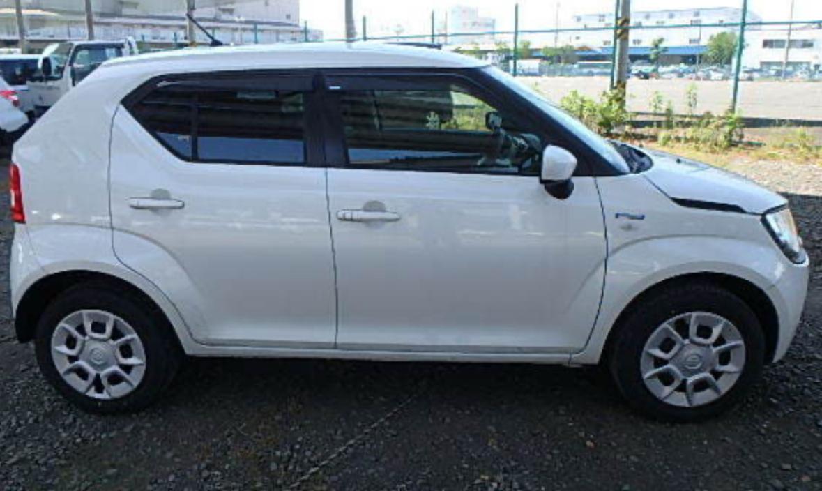 2017 White Suzuki Ignis hybrid
