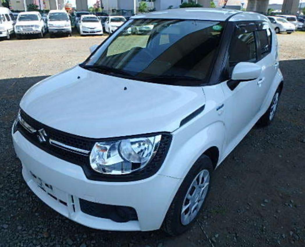 2017 White Suzuki Ignis hybrid