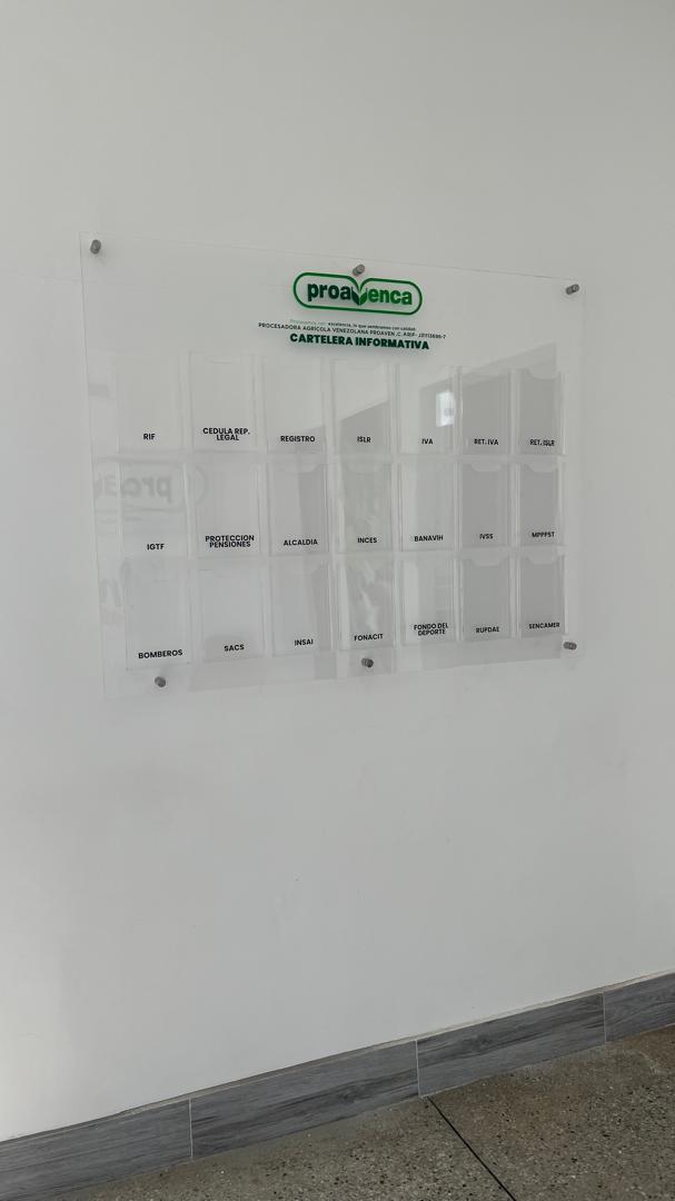 Cartelera fiscal acrilica