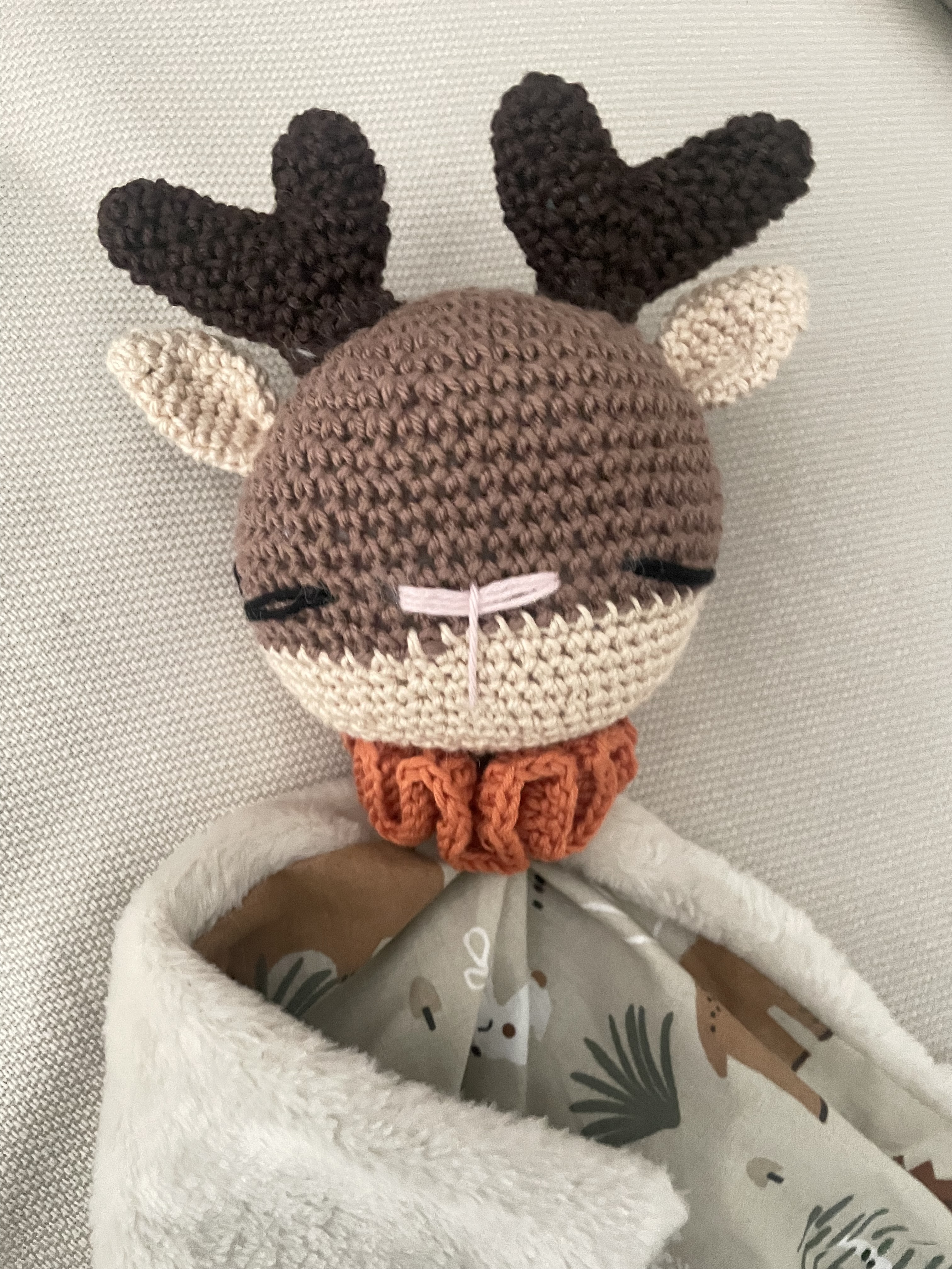 Doudou renne en crochet