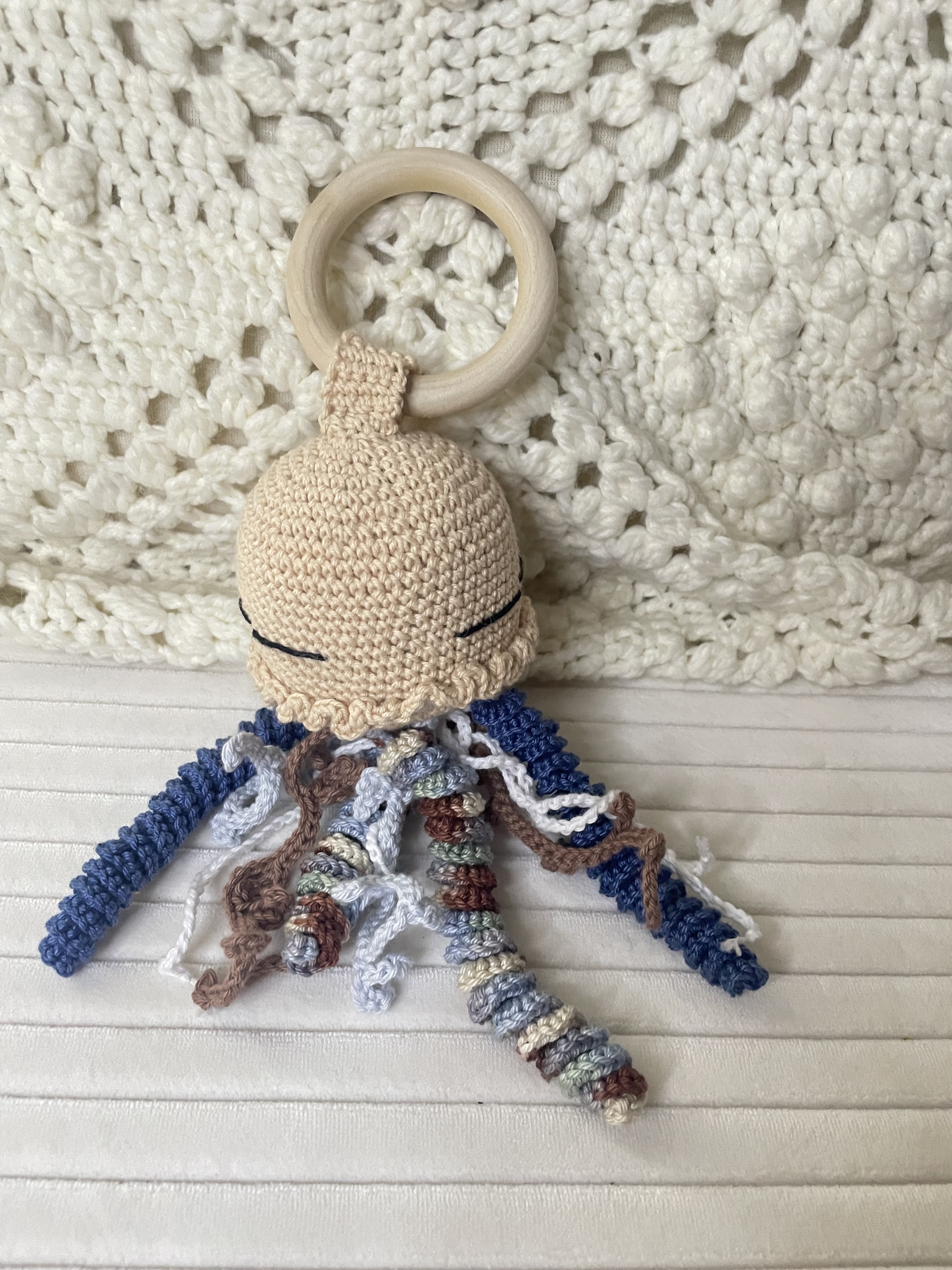 Hochet méduse crochetée