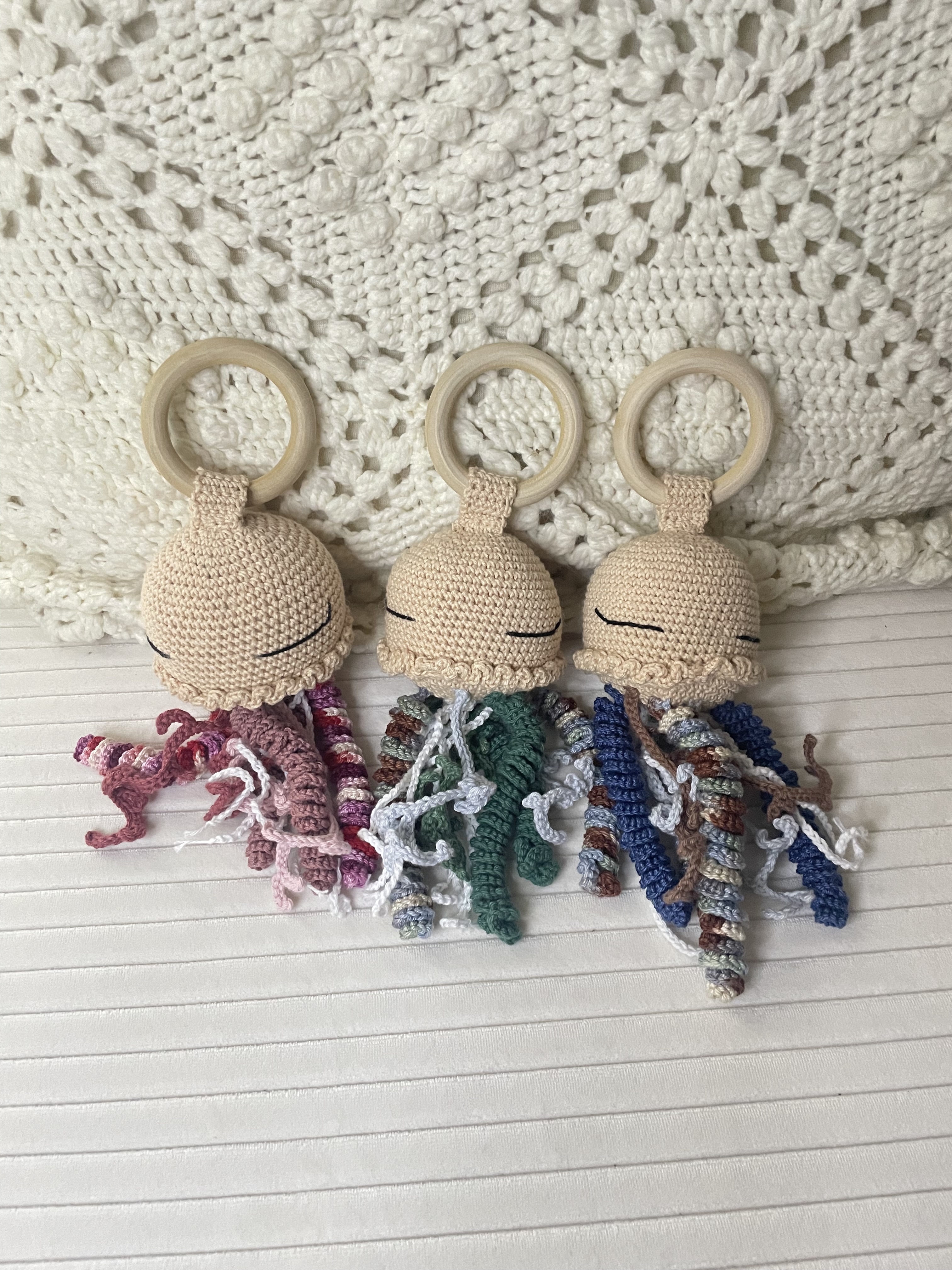 Hochet méduse crochetée