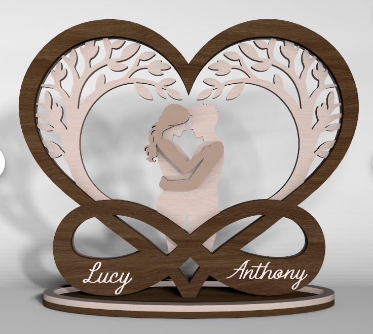 PERSONALISIERTE HOLZSKULPTUR LIEBESPAAR – VALENTINSTAG