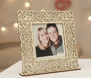 Dekorativer Bilderrahmen aus Holz