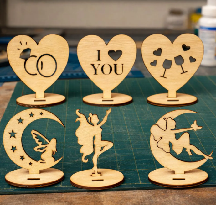 HOLZ‑DEKORATIONSFIGUREN SET   LIEBEVOLLE HOLZDEKO ZUM VALENTINSTAG