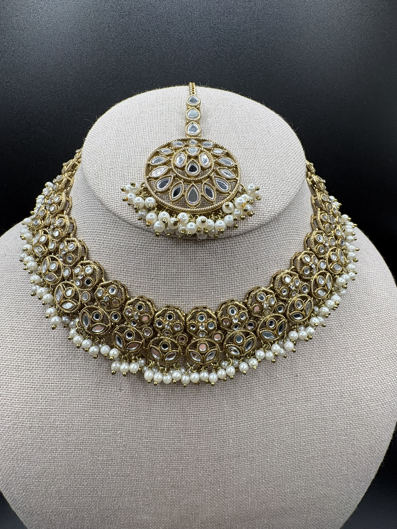 Mirror and Pearl Set 