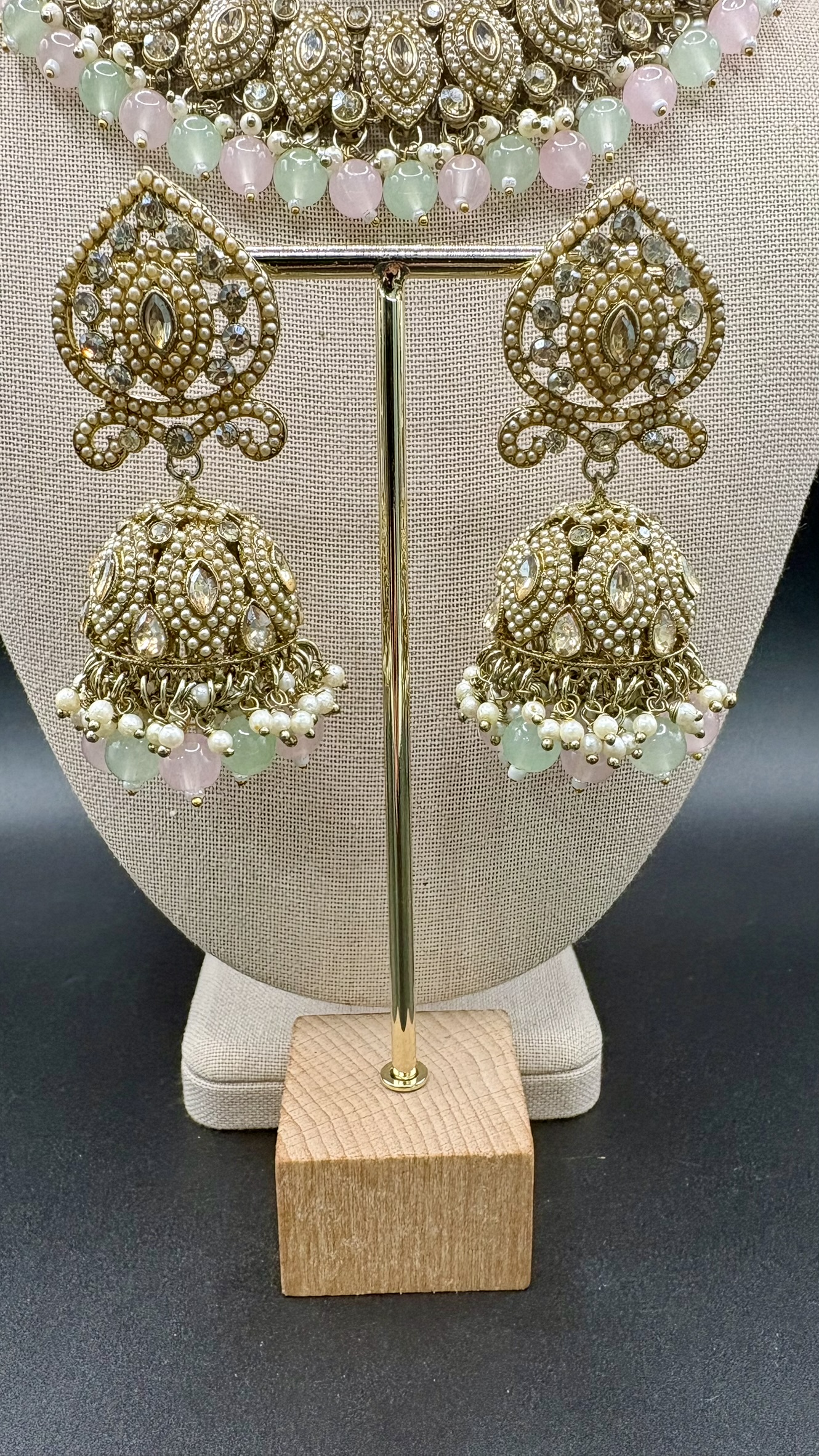  Kundan Necklace & Earrings Set With Tikka