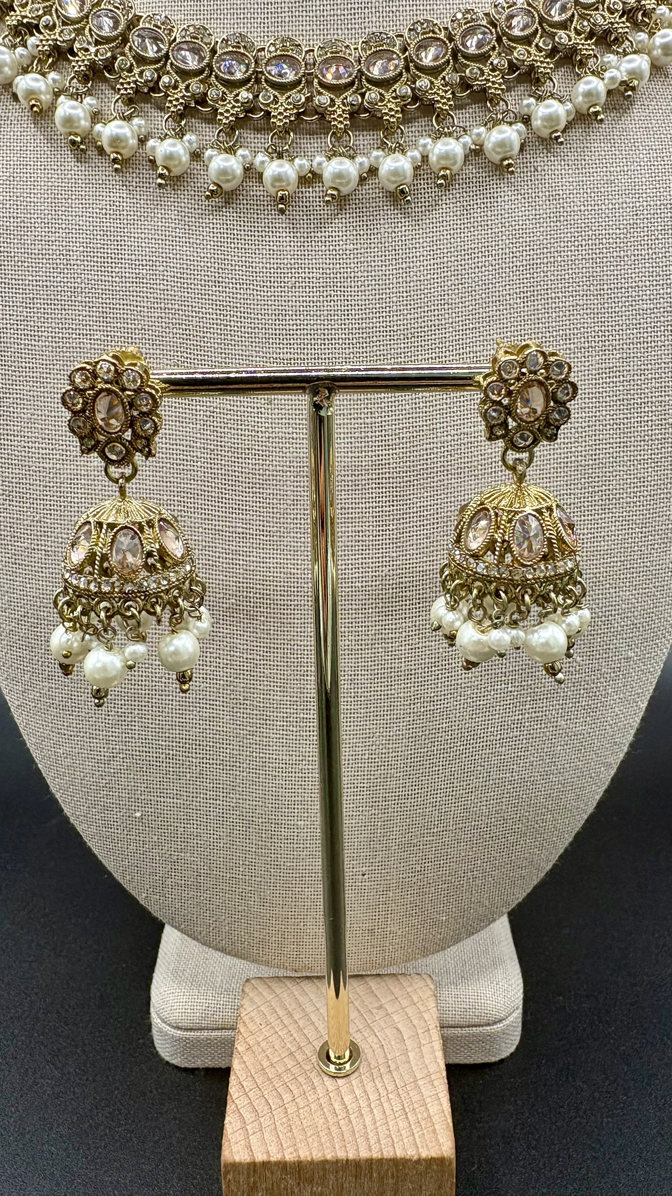 Antique Stones and Pearl Necklace Set