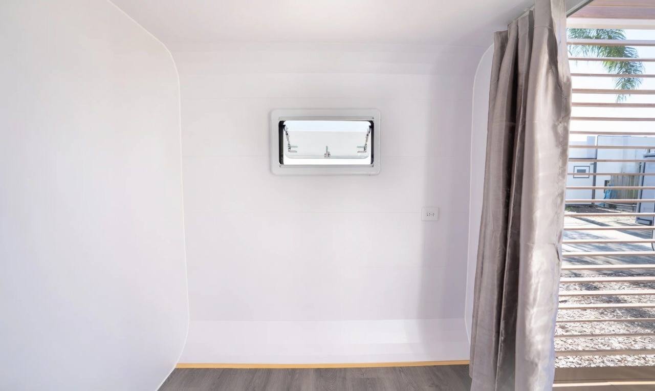 4m Micro Pods with Bath/Office/Bed