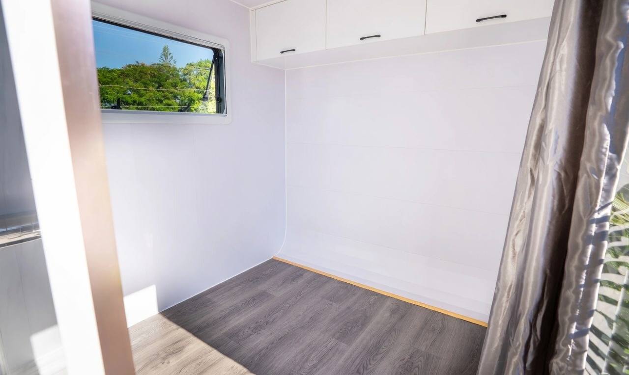 6m office pod with bathroom & bedroom