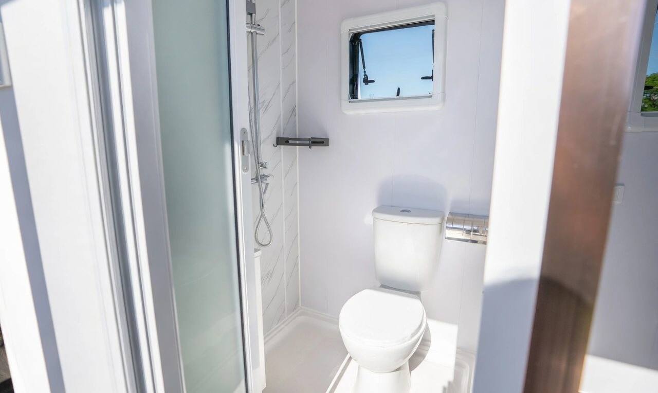 6m office pod with bathroom & bedroom