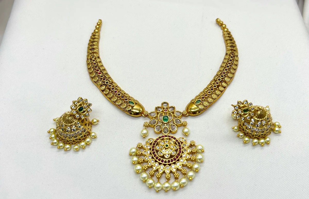 Traditional Gold Plated Kanti Necklace Set with matching jumka