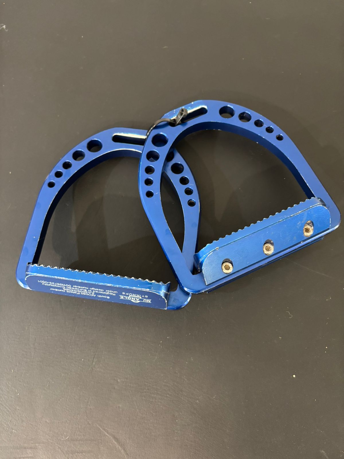 Nu Angle Classic stirrup irons, blue