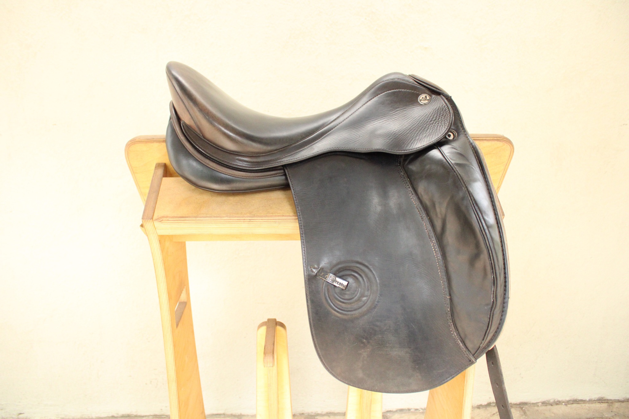 Prestige LC, Black, 18"