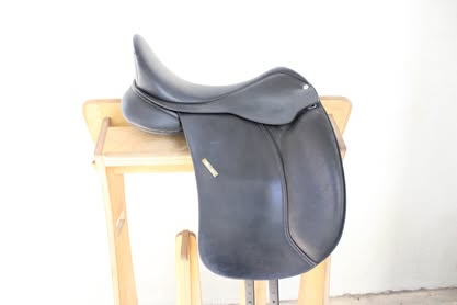 Wintec 500, Black, 17.5"