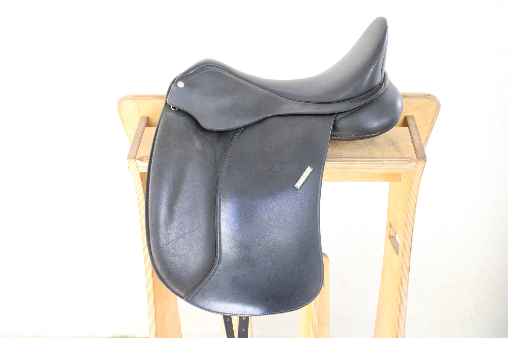 Wintec 500, Black, 17.5"