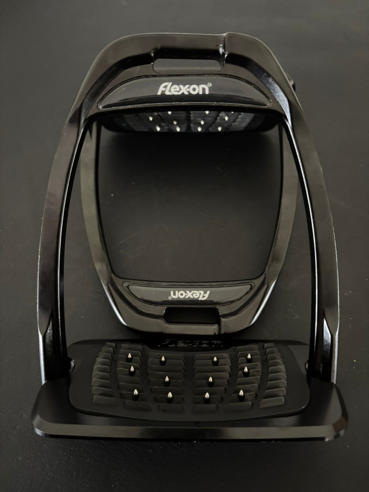 Hunter flexon stirrup irons, black