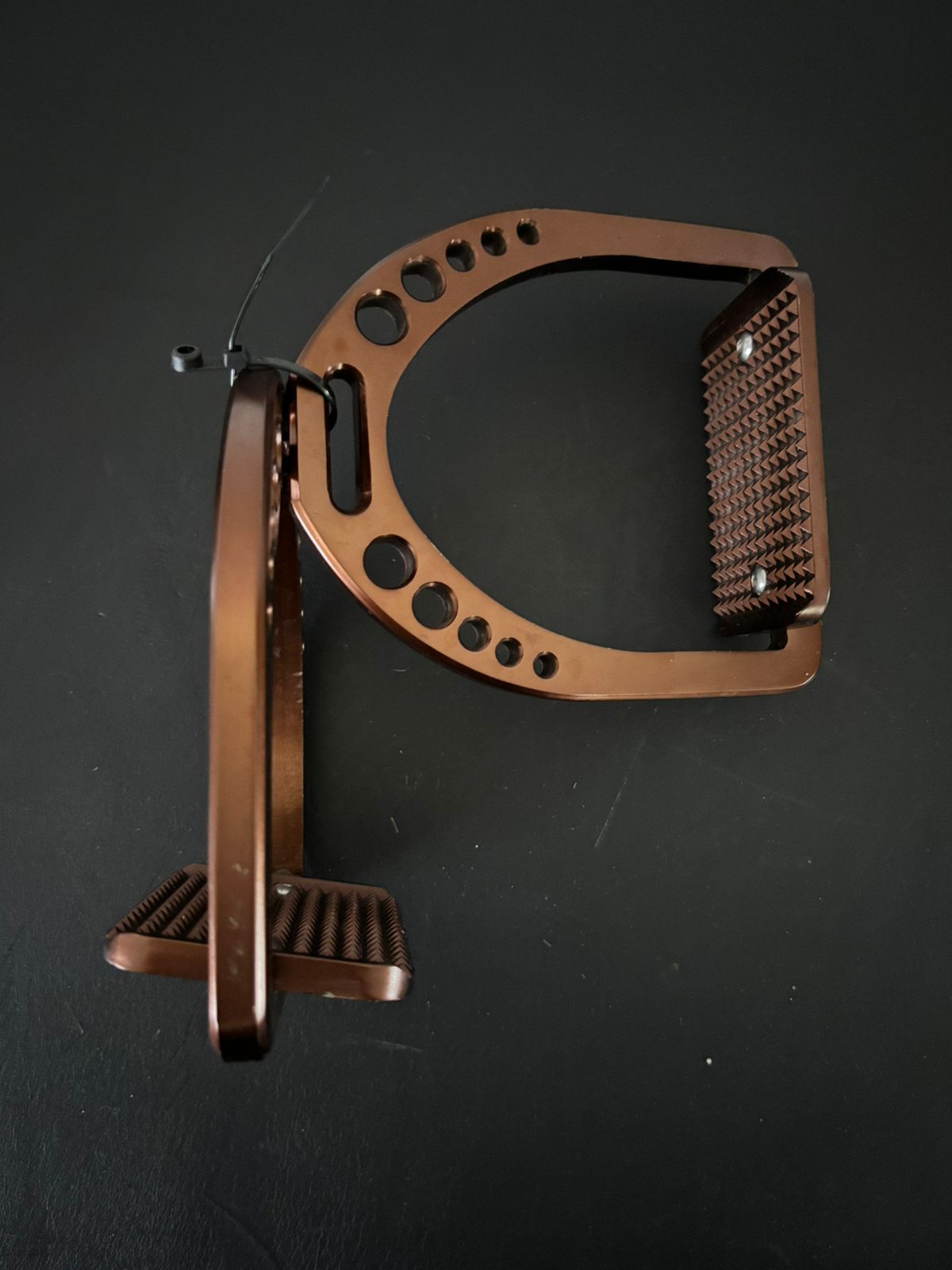 Nu Angle standard stirrups bronze