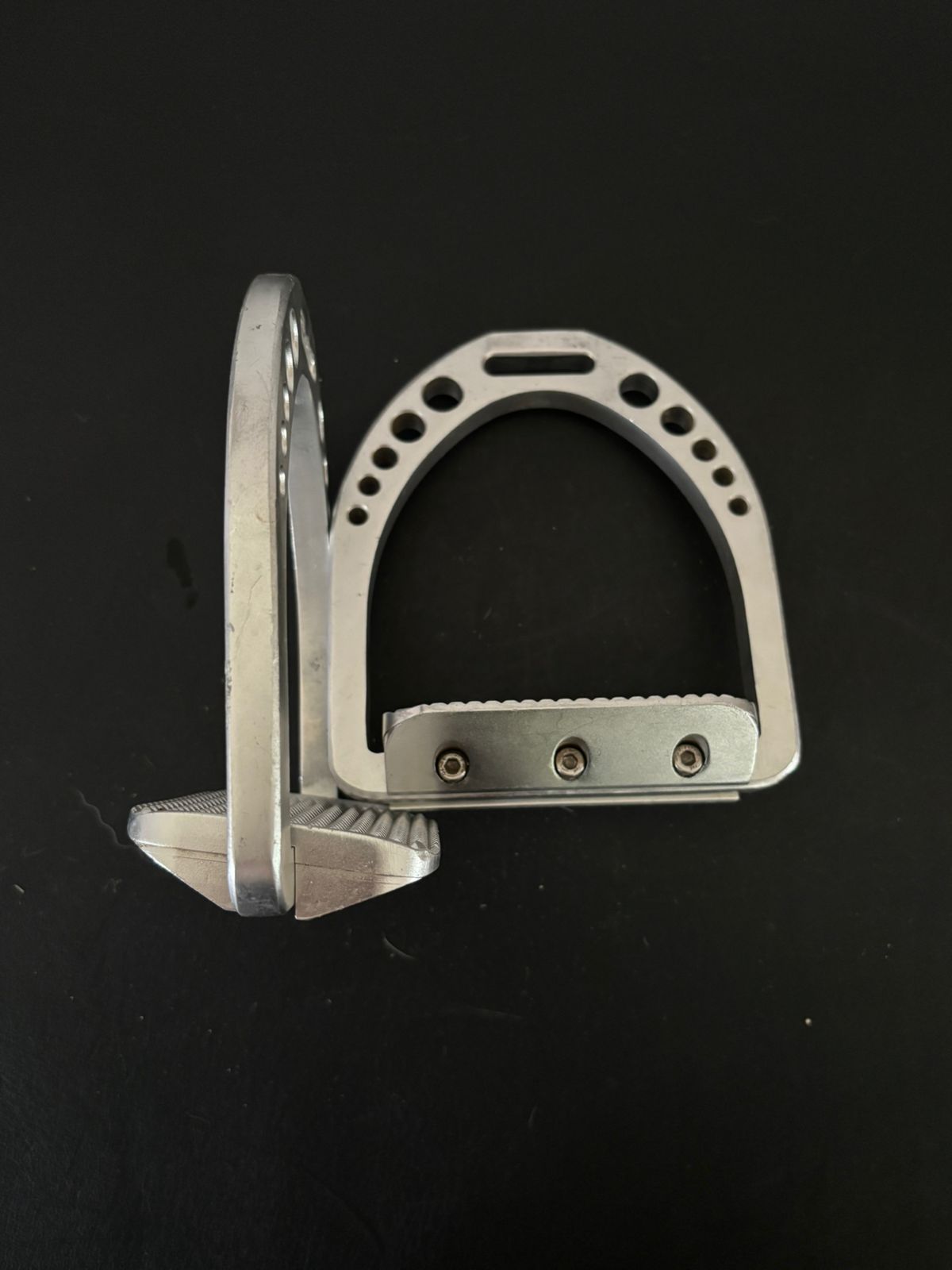 Nu Angle classic stirrup irons