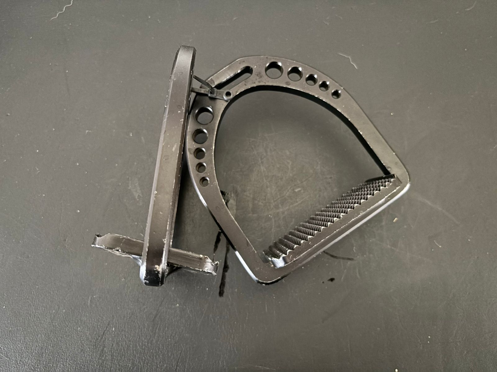 Nu Angle standard stirrup irons, black