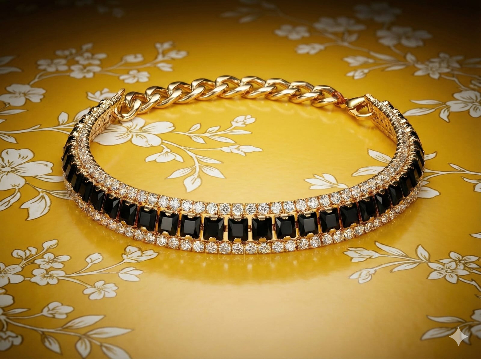 Pulsera de oro con diamantes y ónix
