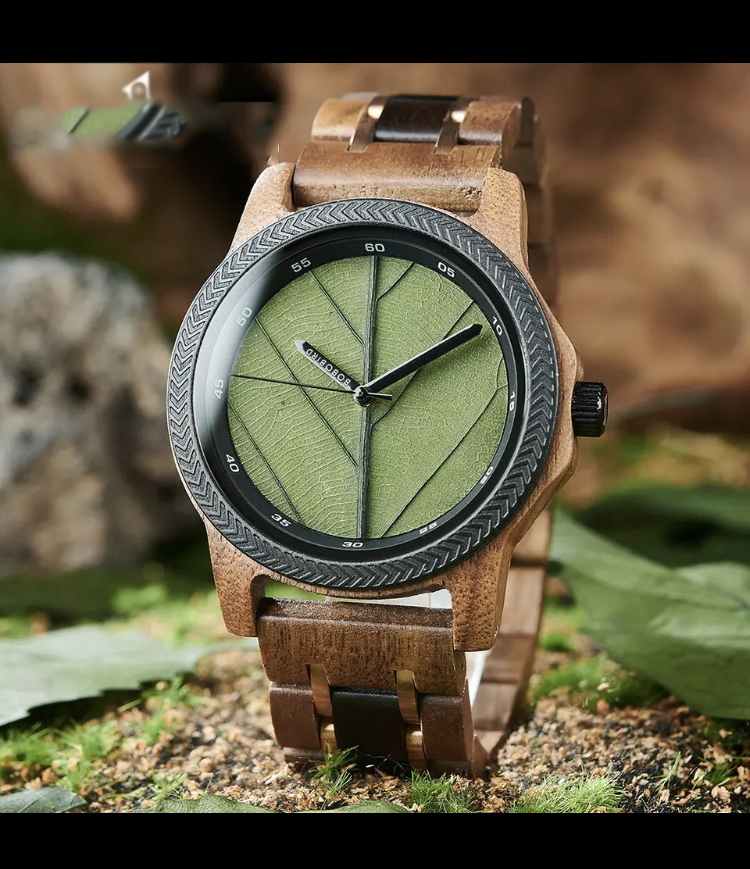 Montre feuille verte en bois