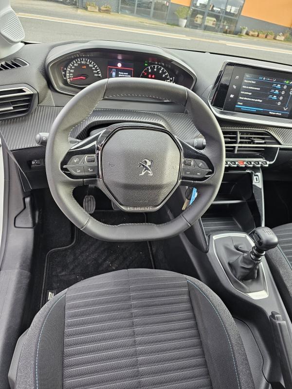 Peugeot 208 1.2 PTECH 100 CH STYLE