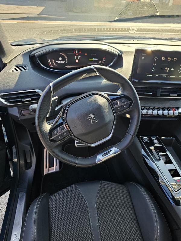 Peugeot 5008 HYBRIDE 136 CH e-DCS 6 GT
