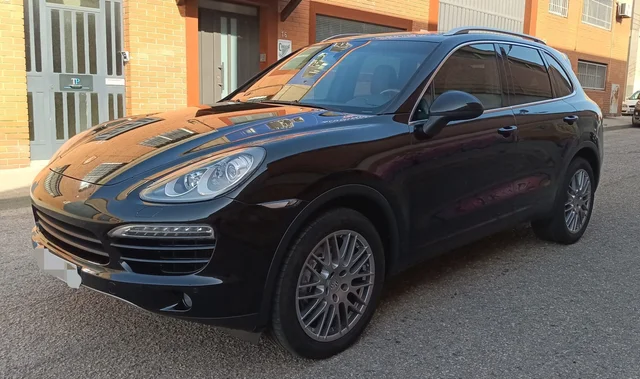 Porsche Cayenne 2012 