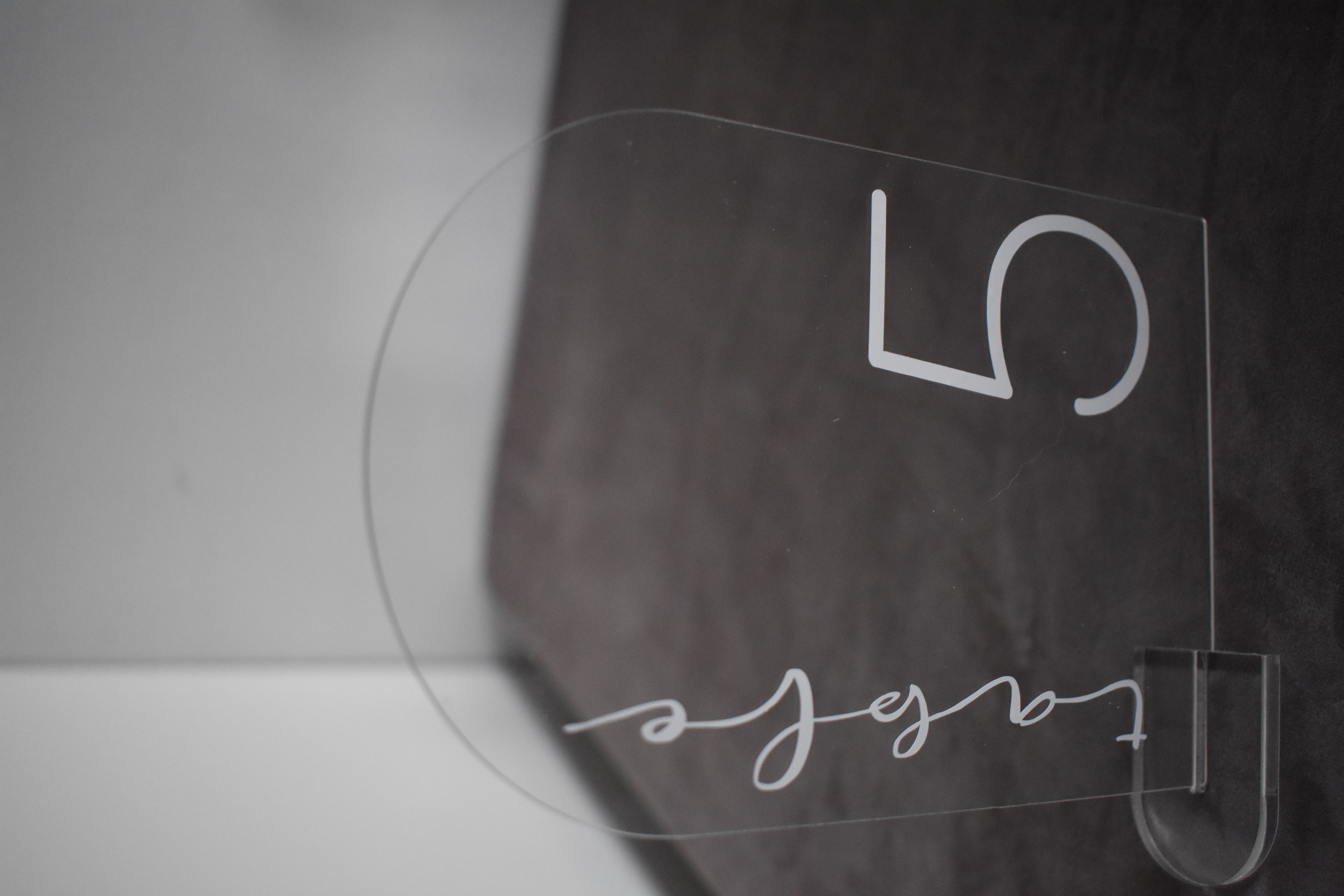 Numéros de table transparents 