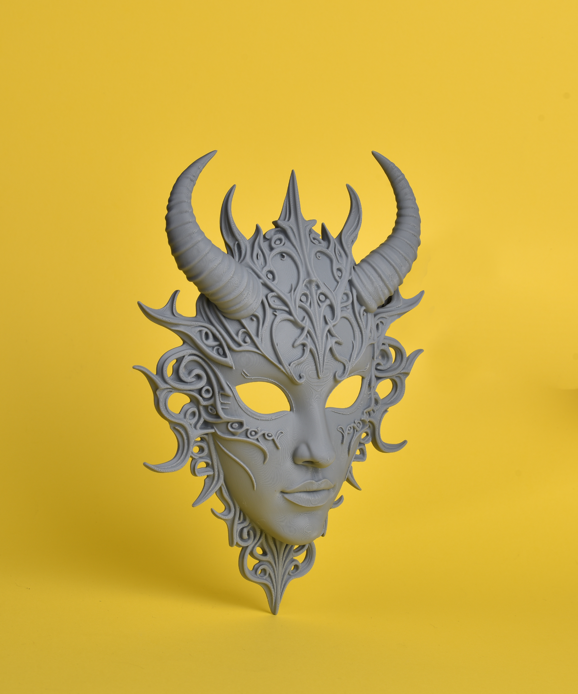 Ejderha Temalı Kadın Yüzü Maskesi