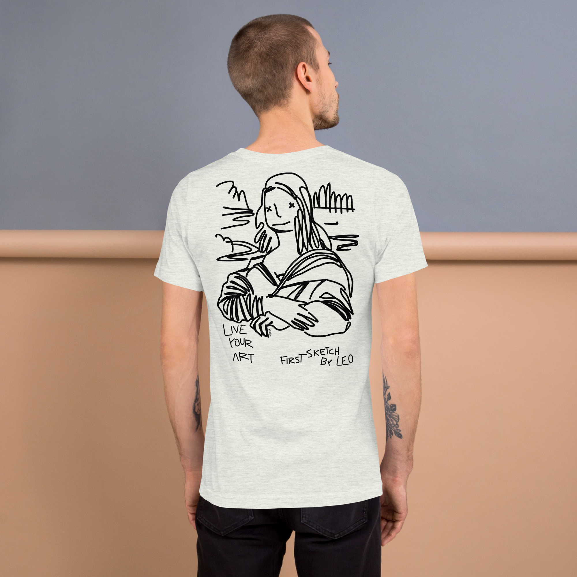 Maglietta First Sketch by Leo | Save the Art |  T-Shirt Streetwear Original KRV - Maglia Unisex 