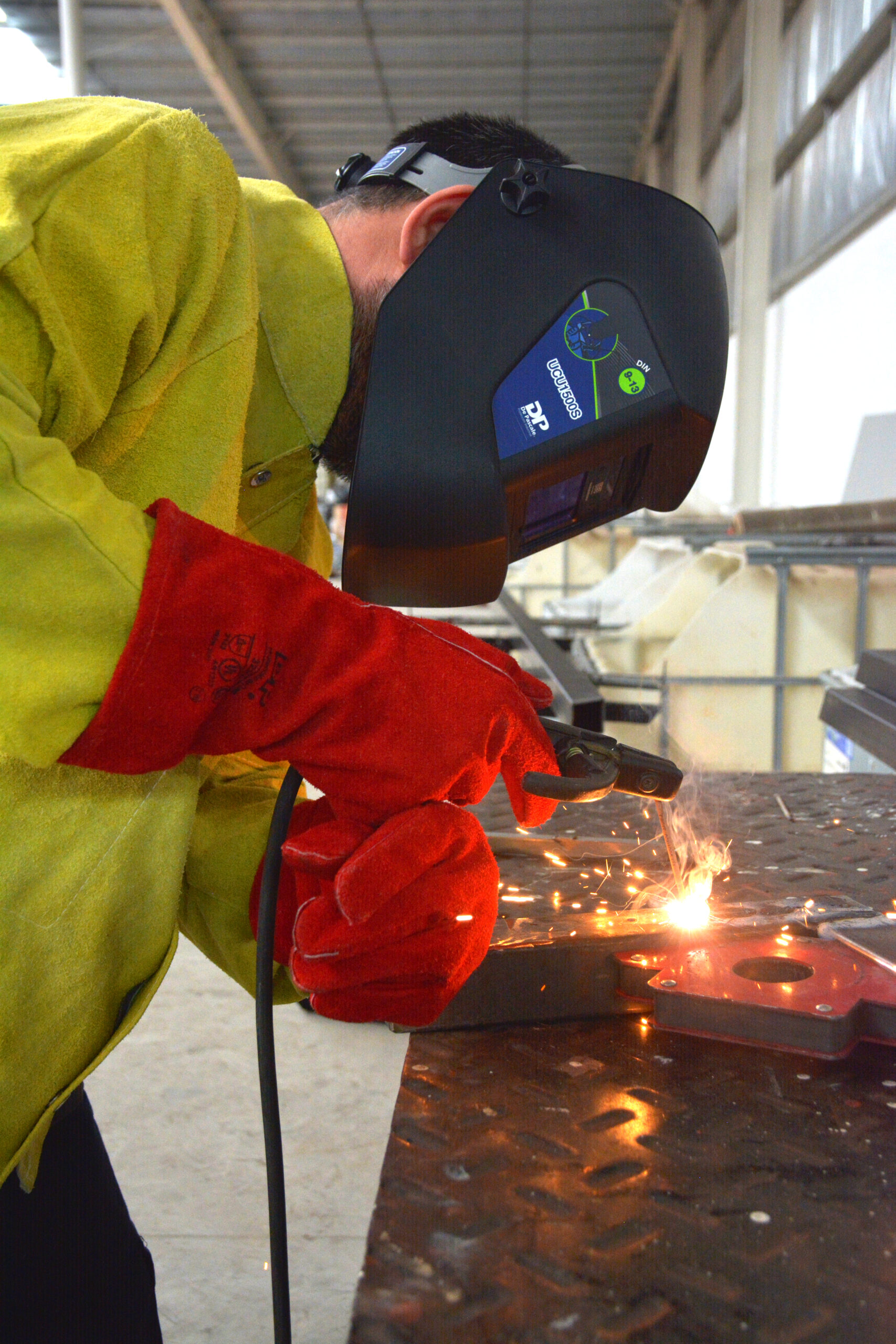 GUANTE AMERICANO DESCARNE LARGO ROJO FORRADO TIRA PROTECTORA DE PASCALE