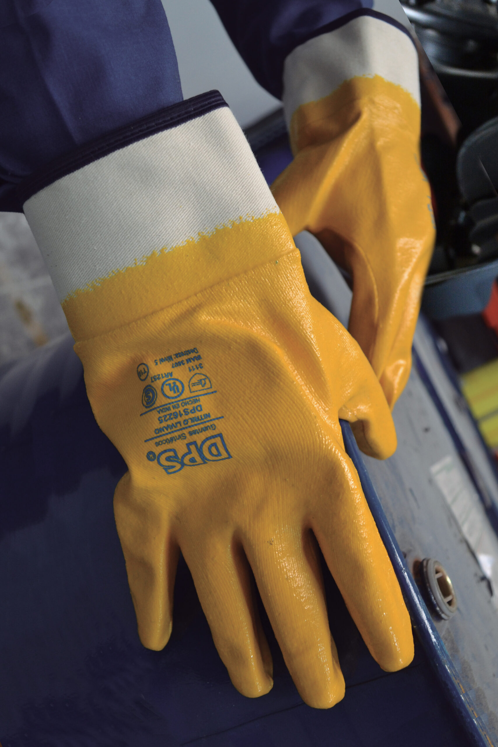 GUANTE NITRILO LIVIANO BAÑO COMPLETO AMARILLO PUÑO DE LONA DE PASCALE