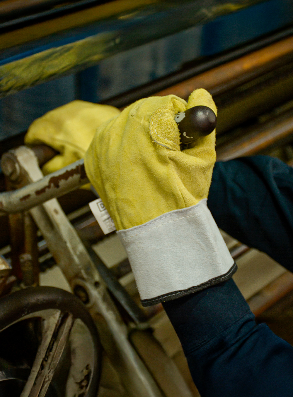 GUANTE AMERICANO DESCARNE AMARILLO PUÑO TEJIDO REFUERZO CADENERO DE PASCALE