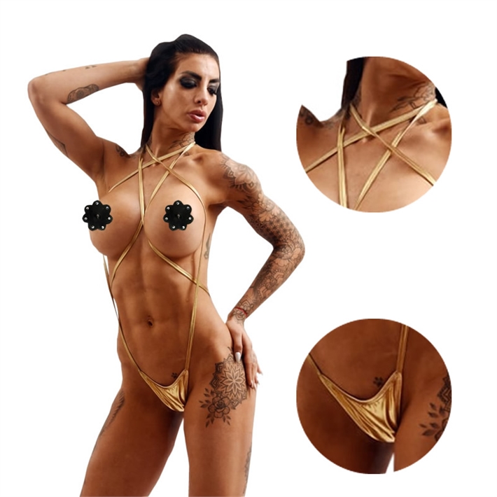 Tanga dorado con hilos