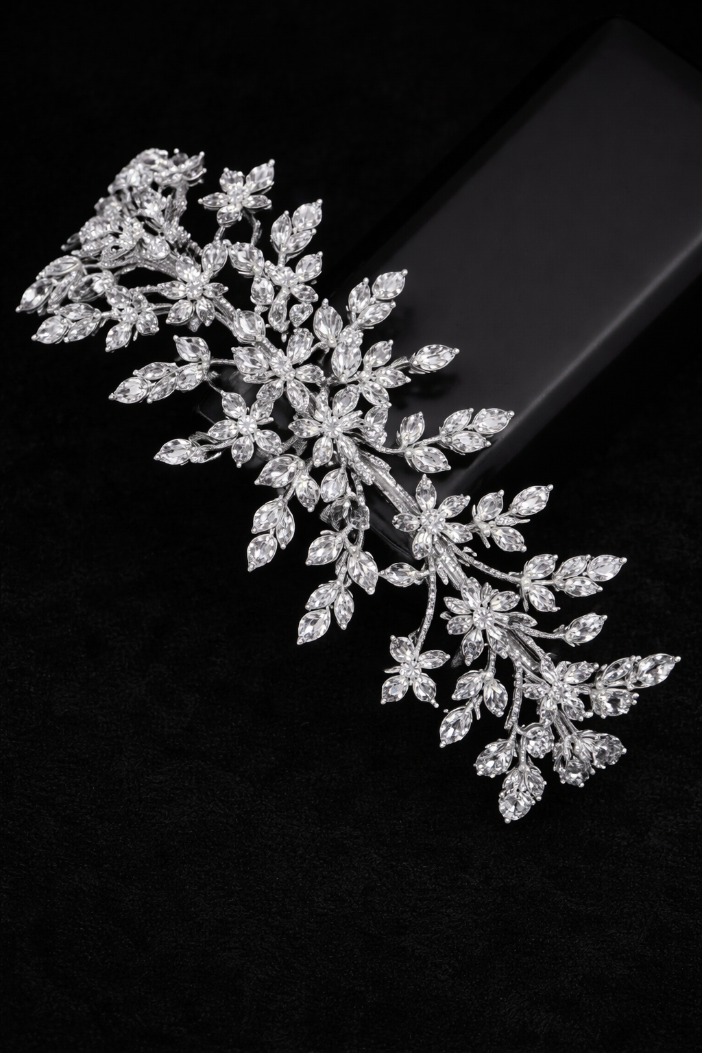 Crystal Leaf Hair Vine