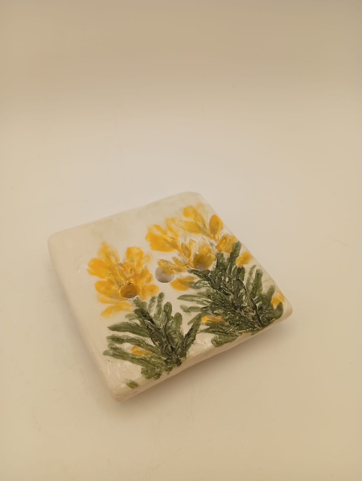 Hand-Painted Gorse Soap Dish 7x7cm