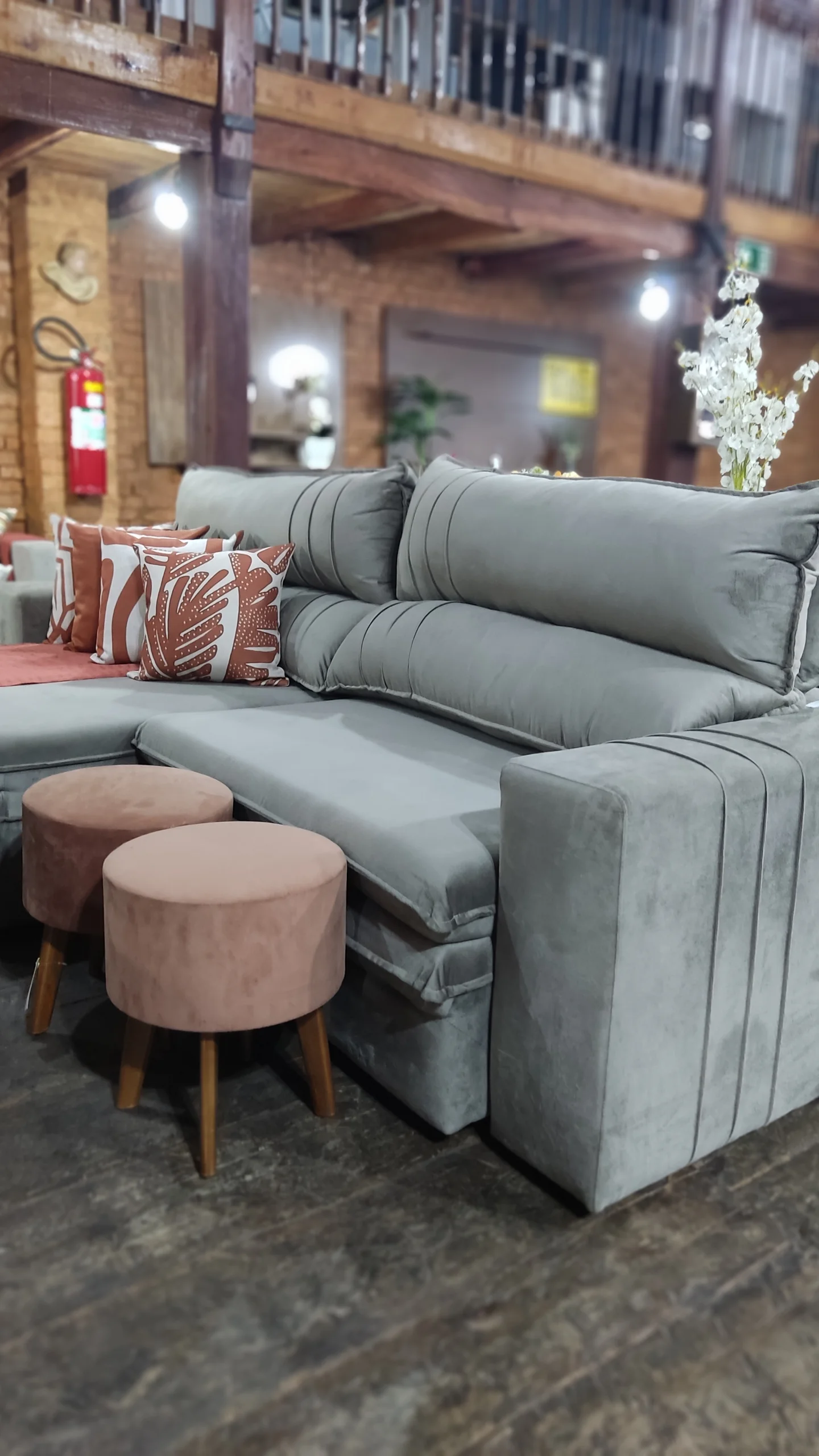 Sofá Retrátil e reclinavel 2.70 mts