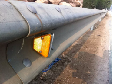 Guardrail Reflector