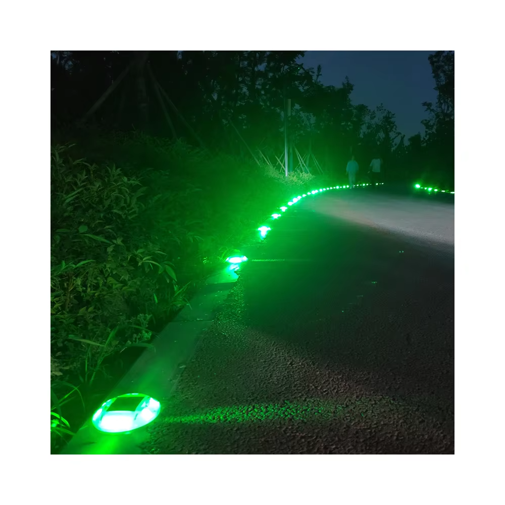 Plastic IP68 Waterproof Cat Eye Marker Round Flashing Light Solar Road Stud